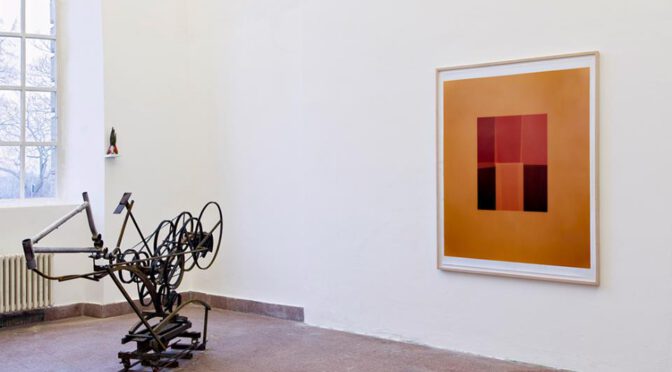 rechte Seite: Conrad Müller, ohne Titel, 2013 - analoger C-Print, 160 x 128 cm